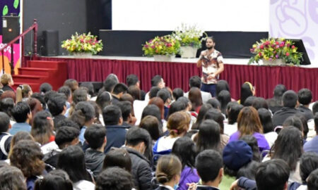 Farid Dieck dicta conferencia “inspiración” a estudiantes de Matamoros.