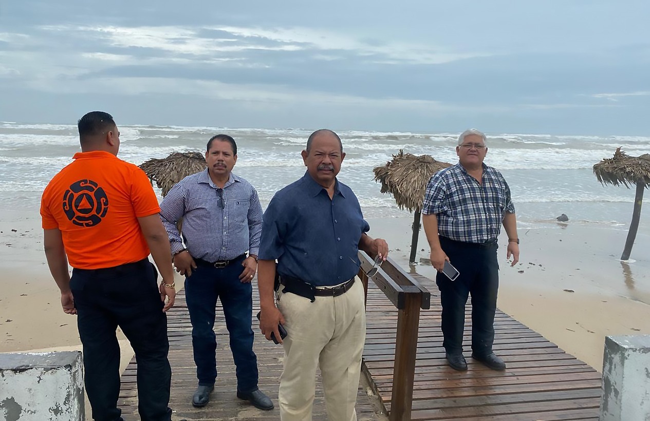 Autoridades municipales exhortan a familias de Playa Bagdad, a enfrentar tormenta en refugios temporales