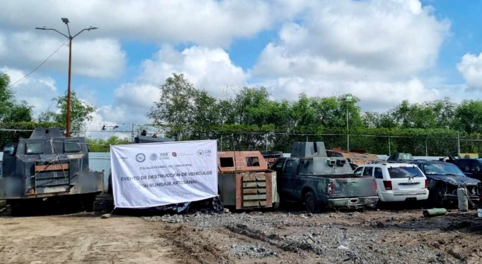 Destruye FGR otros 25 vehículos "monstruo" en Reynosa.