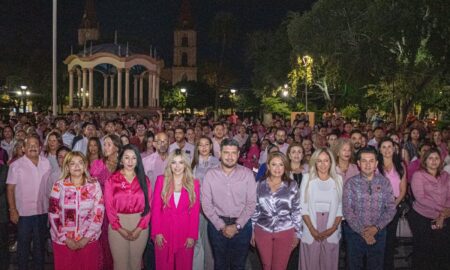 Alcalde de Matamoros y el DIF iluminan la Presidencia Municipal en apoyo a la lucha contra el cáncer de mama