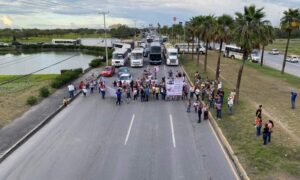 Protesta de madres buscadoras paraliza por cuatro horas la carretera Reynosa-Monterrey