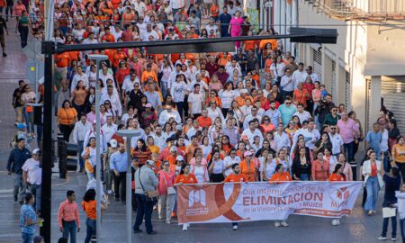 Sistema DIF y la Secretaría de Bienestar Social encabezan la caminata "Caminando Juntas".