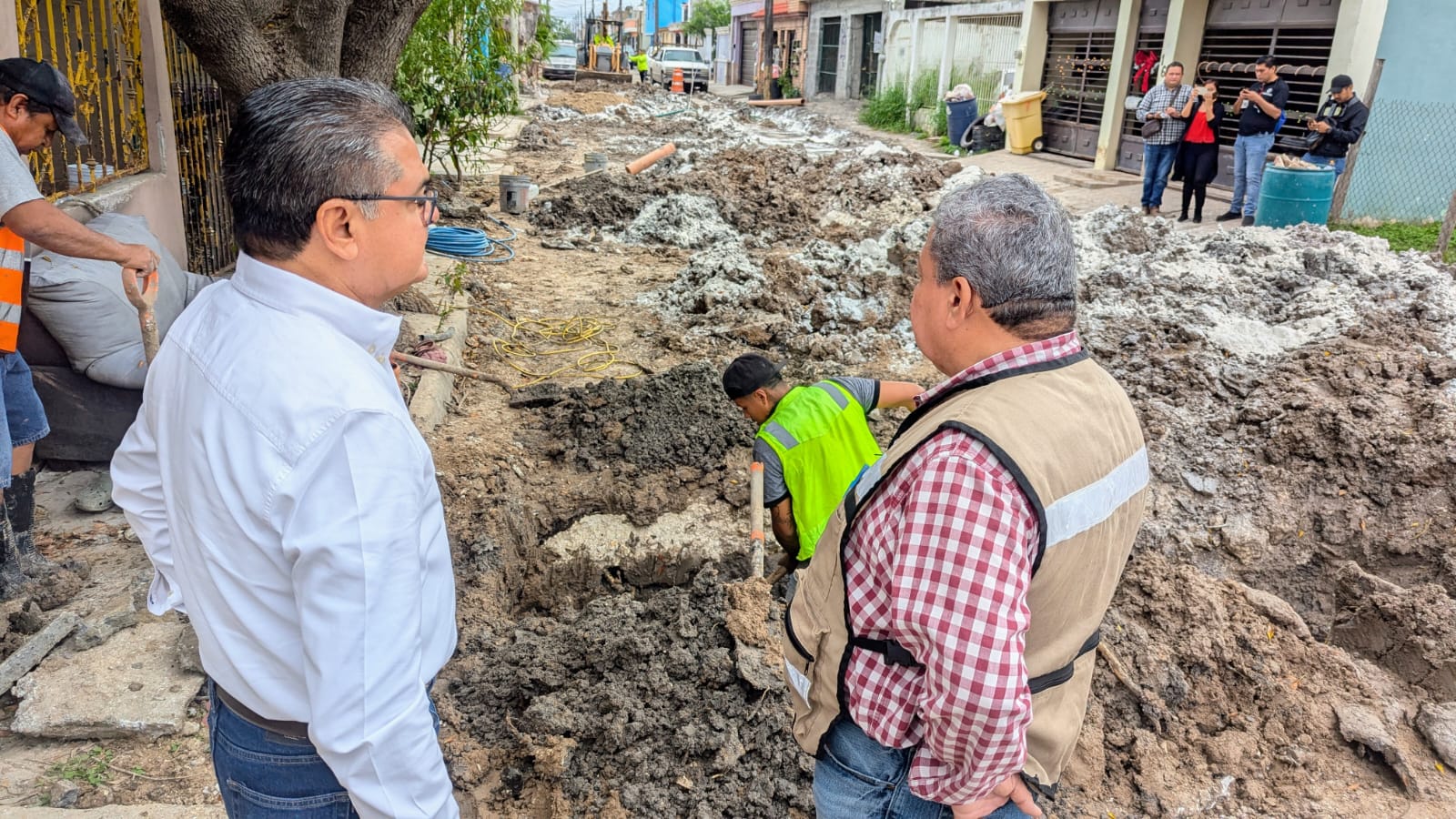 Inicia recorrido del gerente general de la JAD en obras de drenaje en Matamoros.