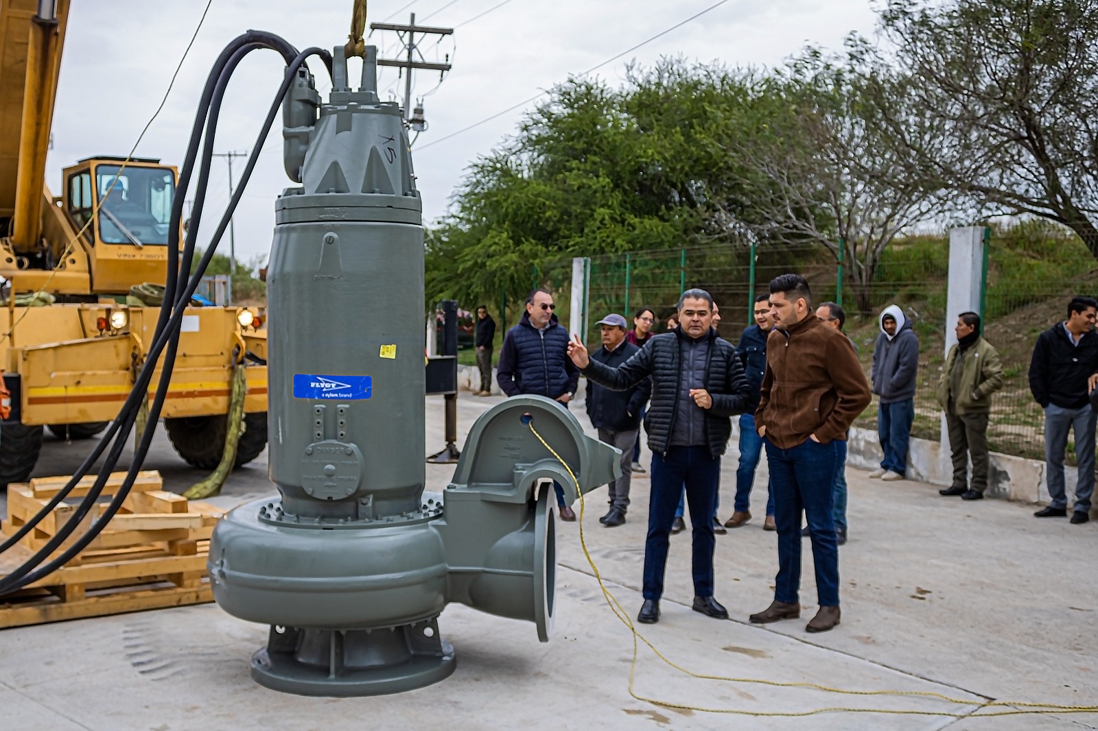 Supervisa alcalde Alberto Granados instalación de nueva bomba en cárcamo del Ejido La Venada